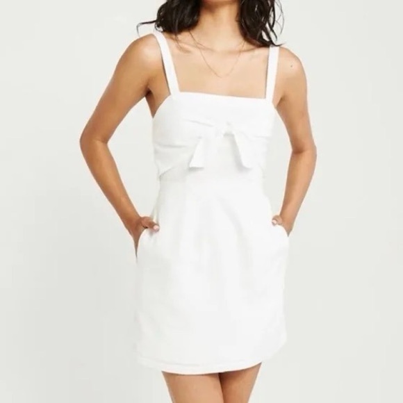 Abercrombie & Fitch Dresses & Skirts - Abercrombie White Mini Dress with Front Tie